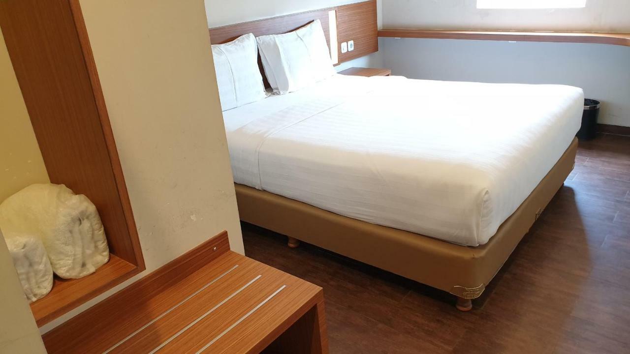 Biz Hotel City Center Ambon Exteriér fotografie